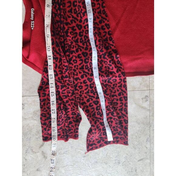 S40 Heart N Crush sweater with attached scarf - Picture 11 of 12